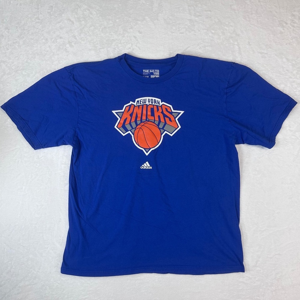 Adidas New York Knicks NBA The Go-To Tee Blue Graphic T-Shirt Mens XL